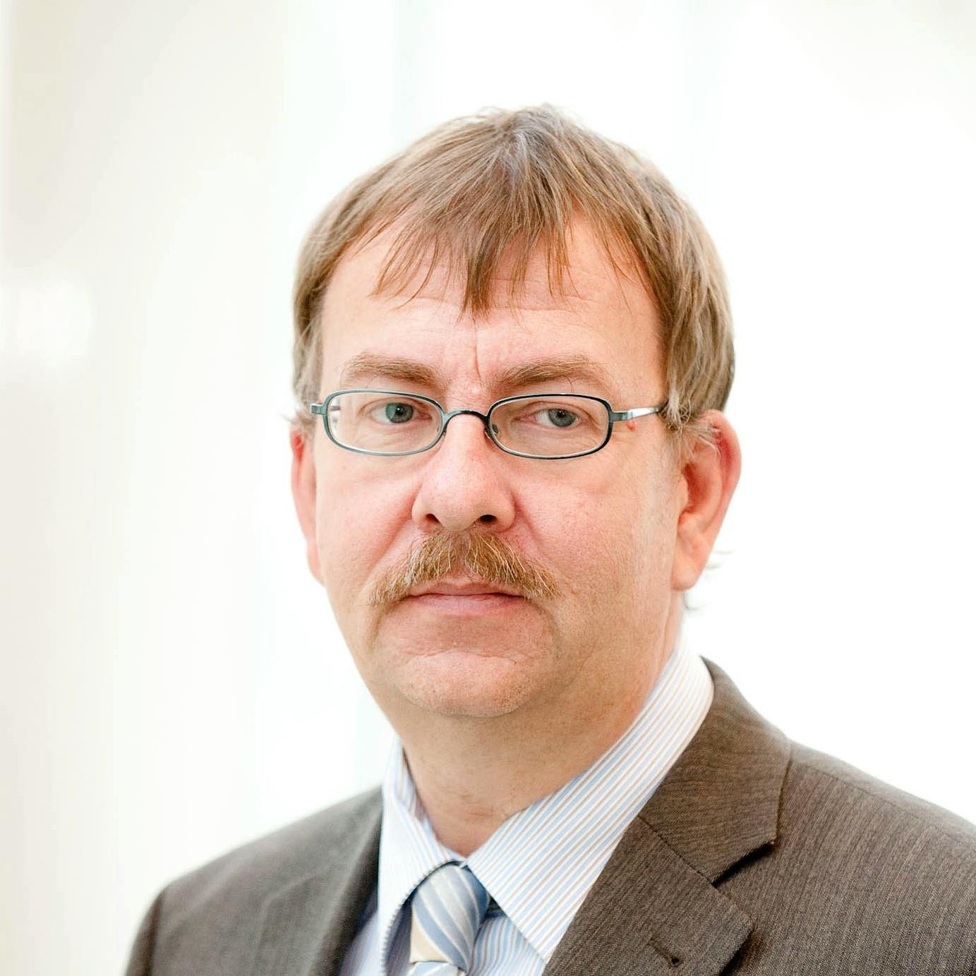 Dr. Felix Müller